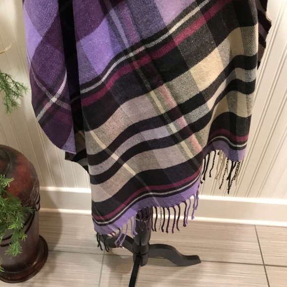 GAP COZY PLAID PURPLE SCARF - Picture 7 of 8